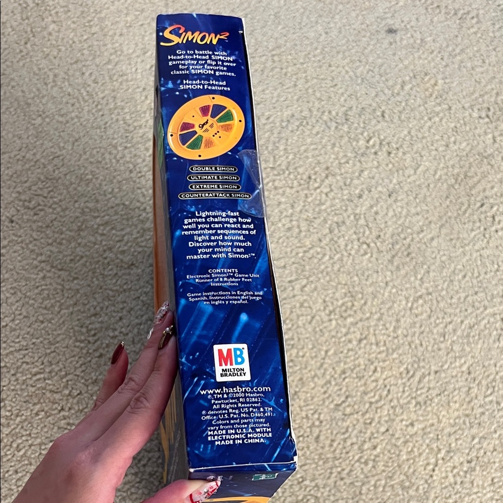 New Vintage 2000 Simon 2 Electronic Game Unit - Picture 2 of 2